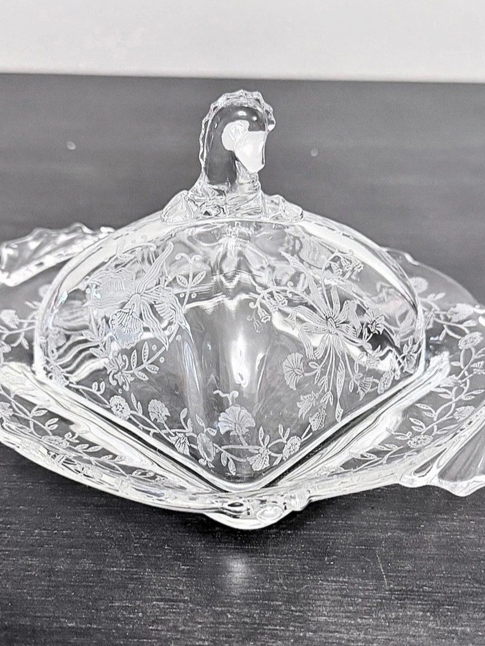 VTG Heisey Waverly Orchid Etched Horse Head Finial Covered Butter Dish Elegant